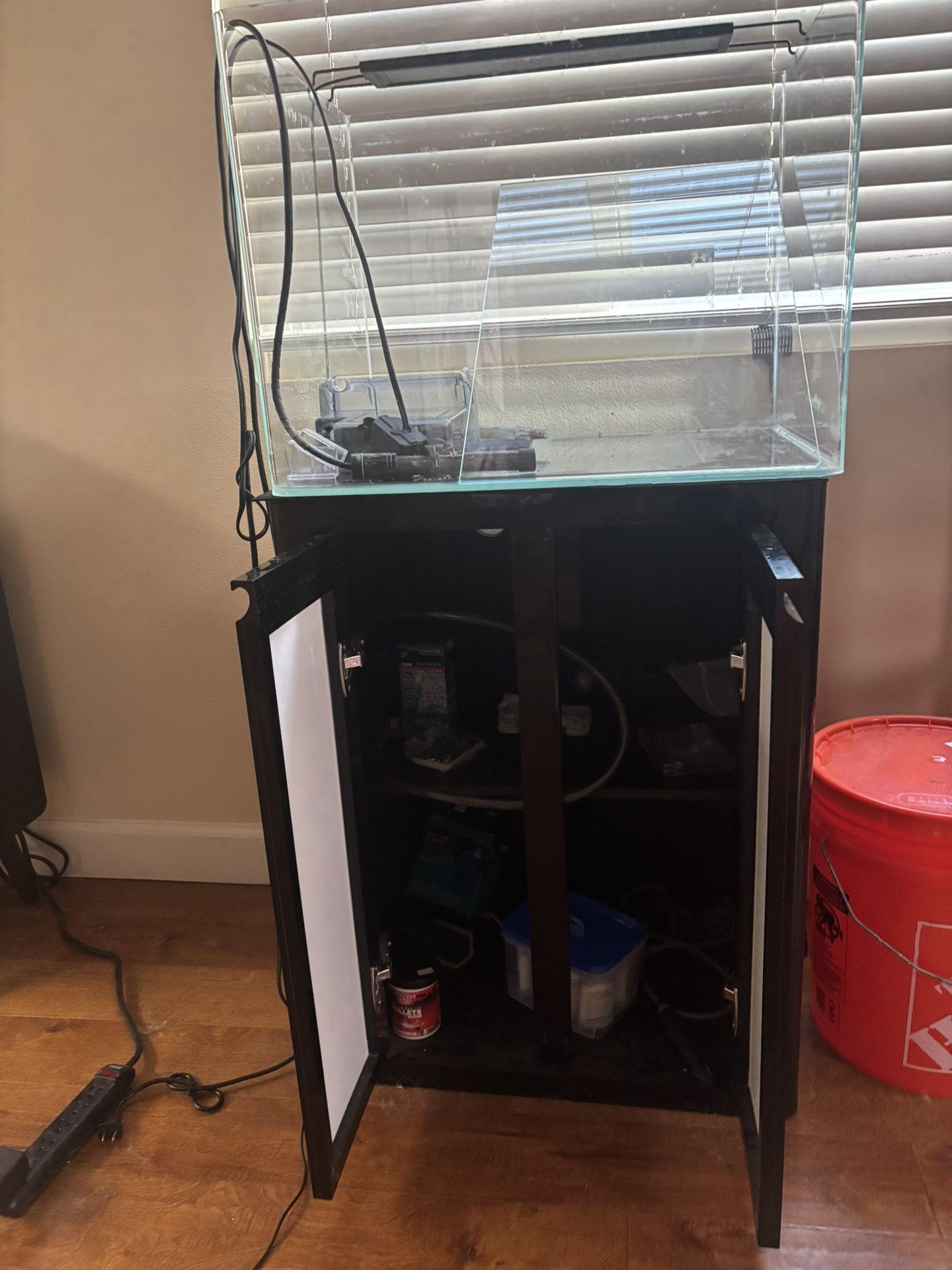 30 Gallon Aquarium With Cabinet Stand