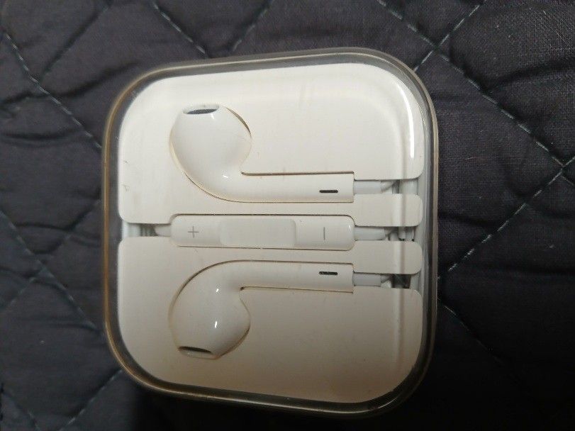 Apple Ear Phones