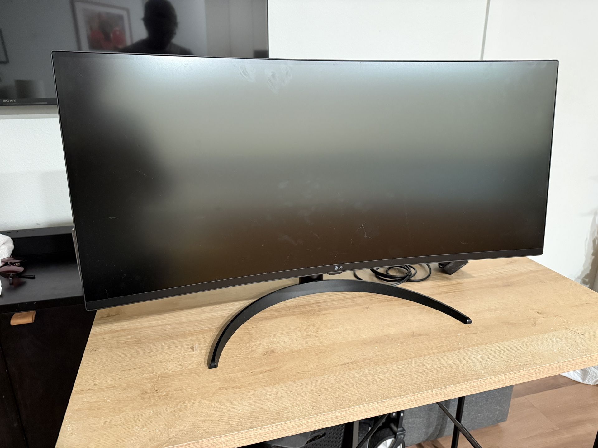 34” LG Smart Monitor - Curved Screen
