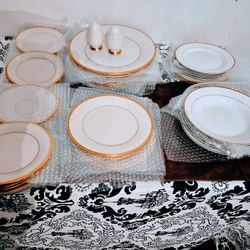 BEAUTIFUL, LENOX FINE CHINA SET ENTERNAL