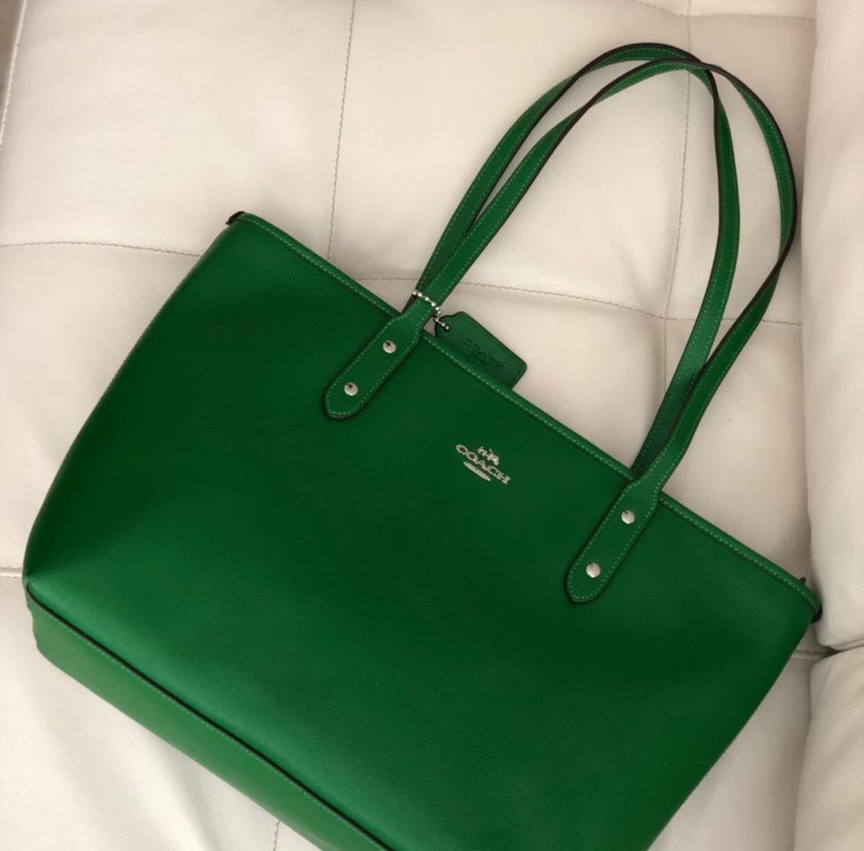 Coach city zip 2025 tote in crossgrain leather