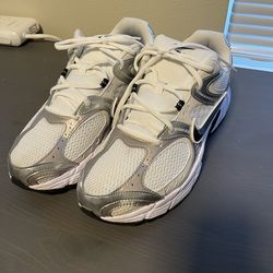 Nike V5 RNR Size 11 men