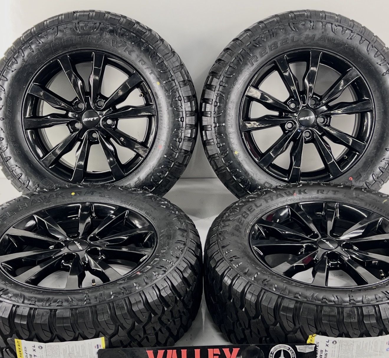 18” Oem jeep  Grand Cherokee  Rims wheel Package  5x127mm Triple black  ———-$1580—— No exchange  No trade in  Just cash carry price  Oem new  W Offroa