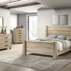 **SALE** New Five Piece Queen Bedroom Set in Weathered Oak Finish! 