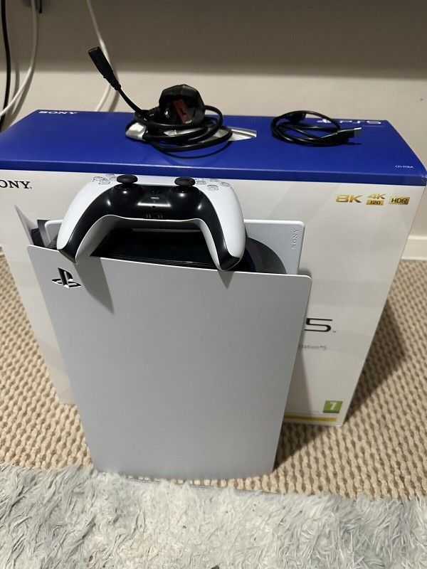 Sony PS5 Disc Edition Console White With box for Sale in Salina, KS