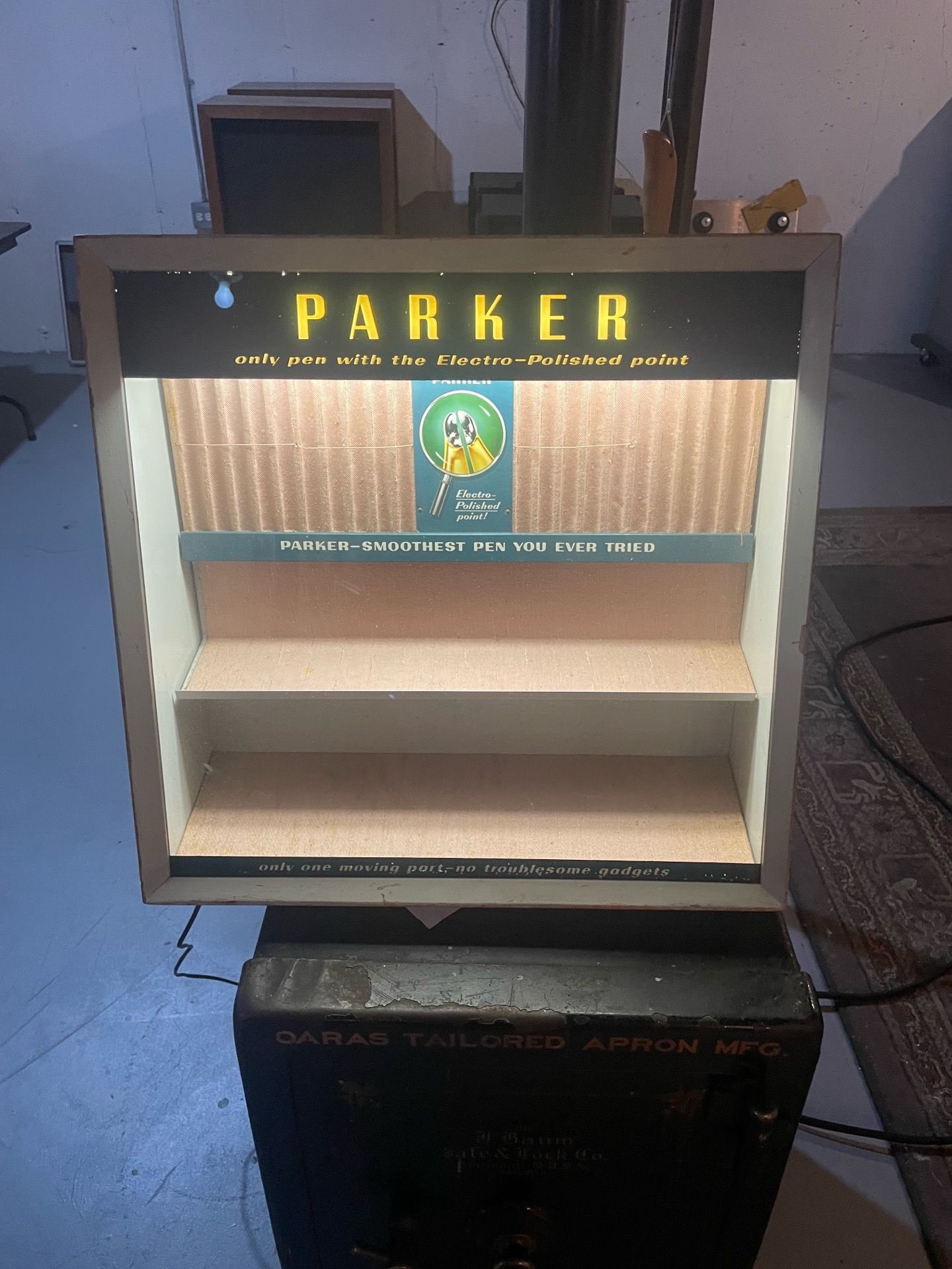 Parker Tabletop Pen Display Case