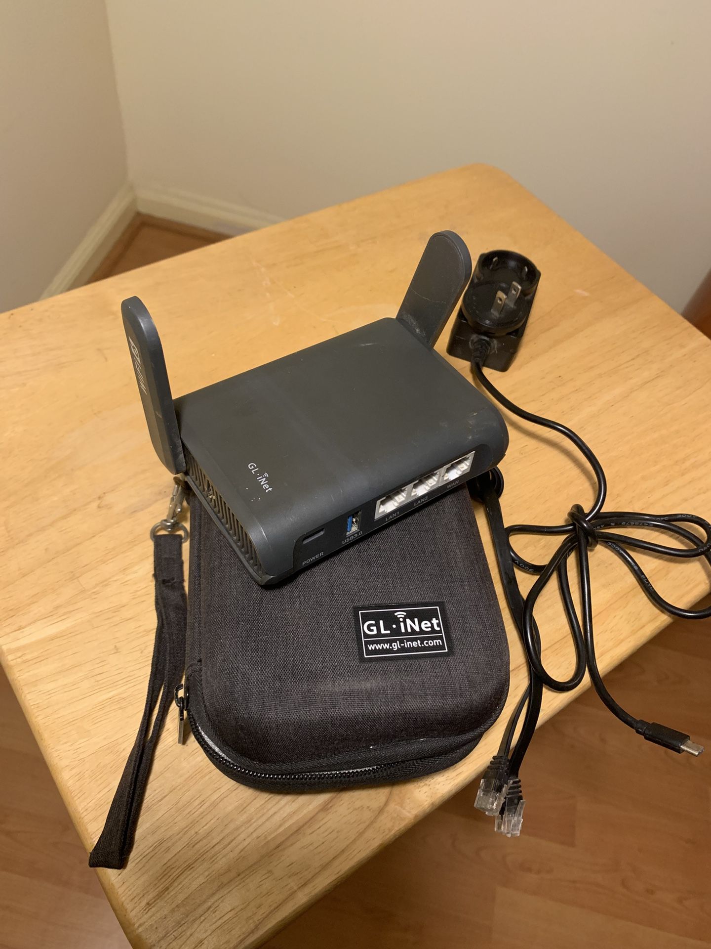 GL iNet AXT 1800