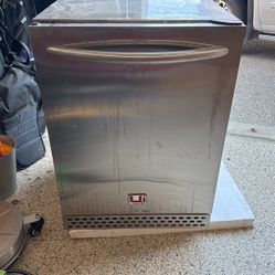 Urban Islands 4.9 cu ft. Outdoor Refrigerator