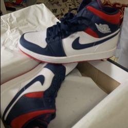 New Jordan 1 Mid Size 8 