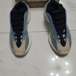 Adidas Yeezy 700 V3 Arzareth 2020 G54850 Men’s Size 10 