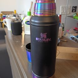 Stanley Classic Legendary Vacuum Bottle 2.0 qt