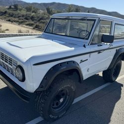 1972 Ford Broncos 