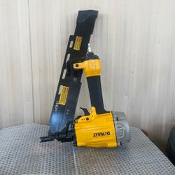 DEWALT Pneumatic 21-Degree Collated Corded Framing Nailer