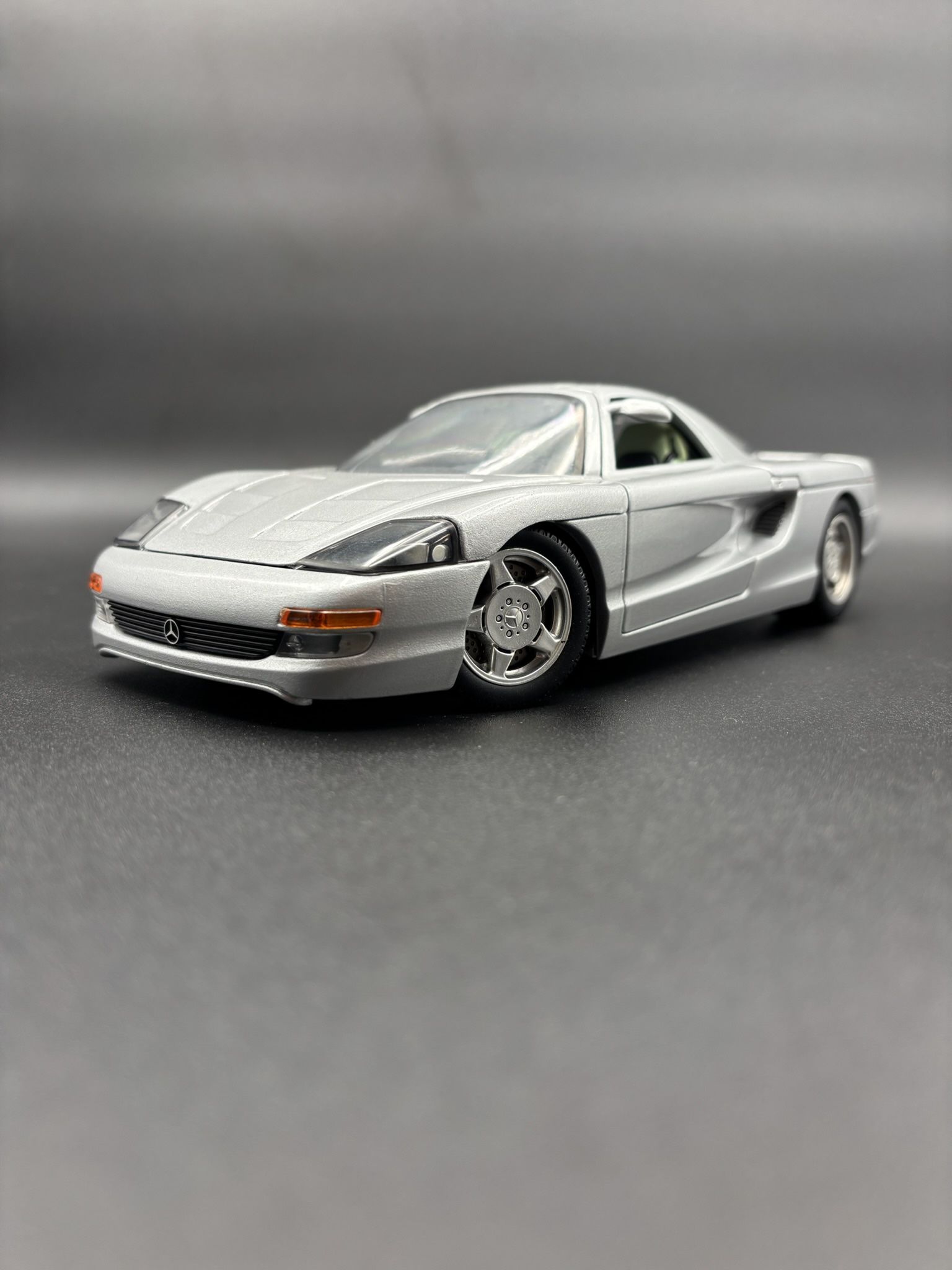 1991 Mercedes Benz C-112 Concept, 1:18 diecast model car from Guiloy