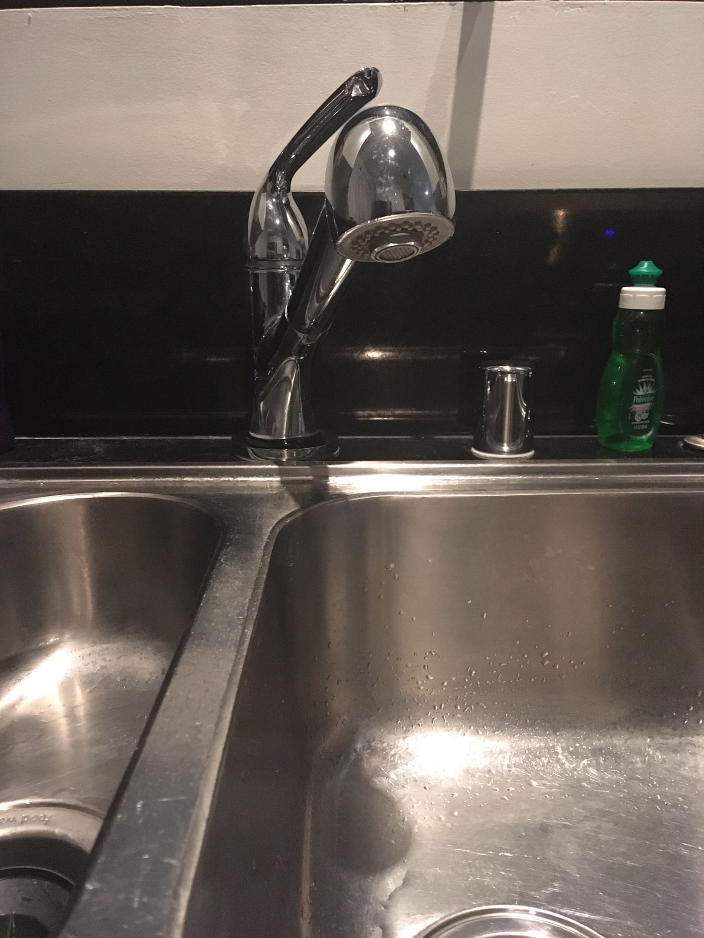 Chrome Kitchen Sink Faucet with extendable Rain Head