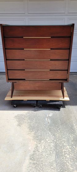 6 Drawer Highboy Dresser FREE GLASS TOP Good Condition