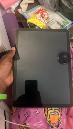Umm it got 1 or 2 cracks in it