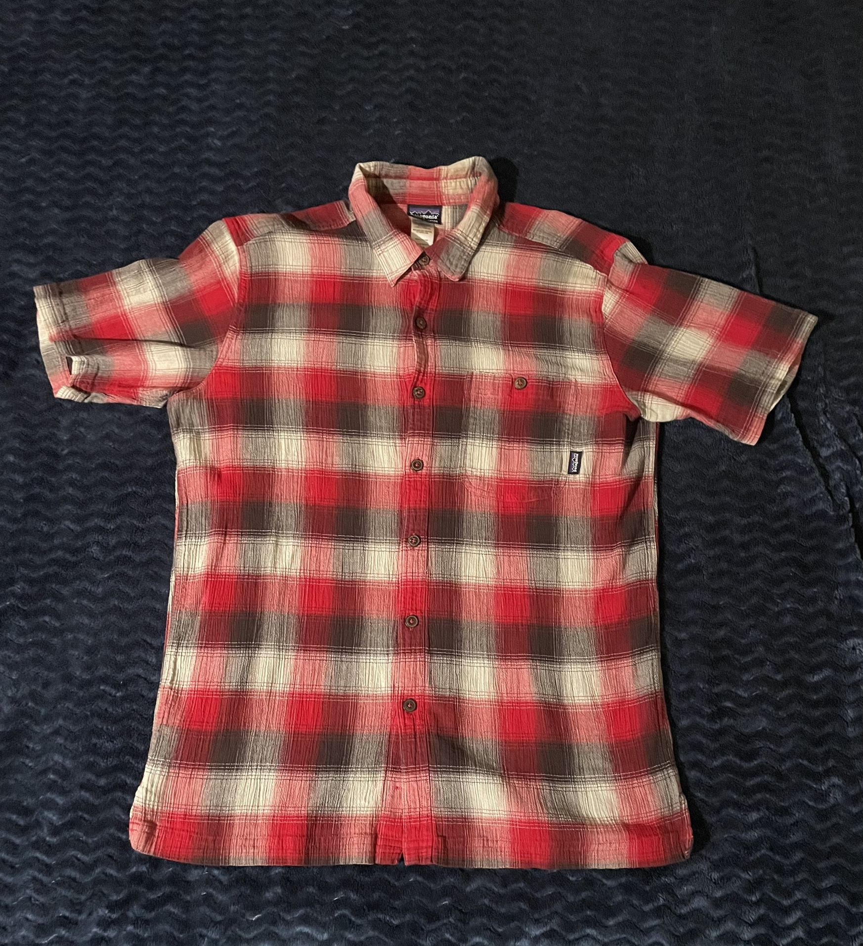 Patagonia Organic Cotton Men's Red Plaid Button Down Short Sleeve Shirt Medium