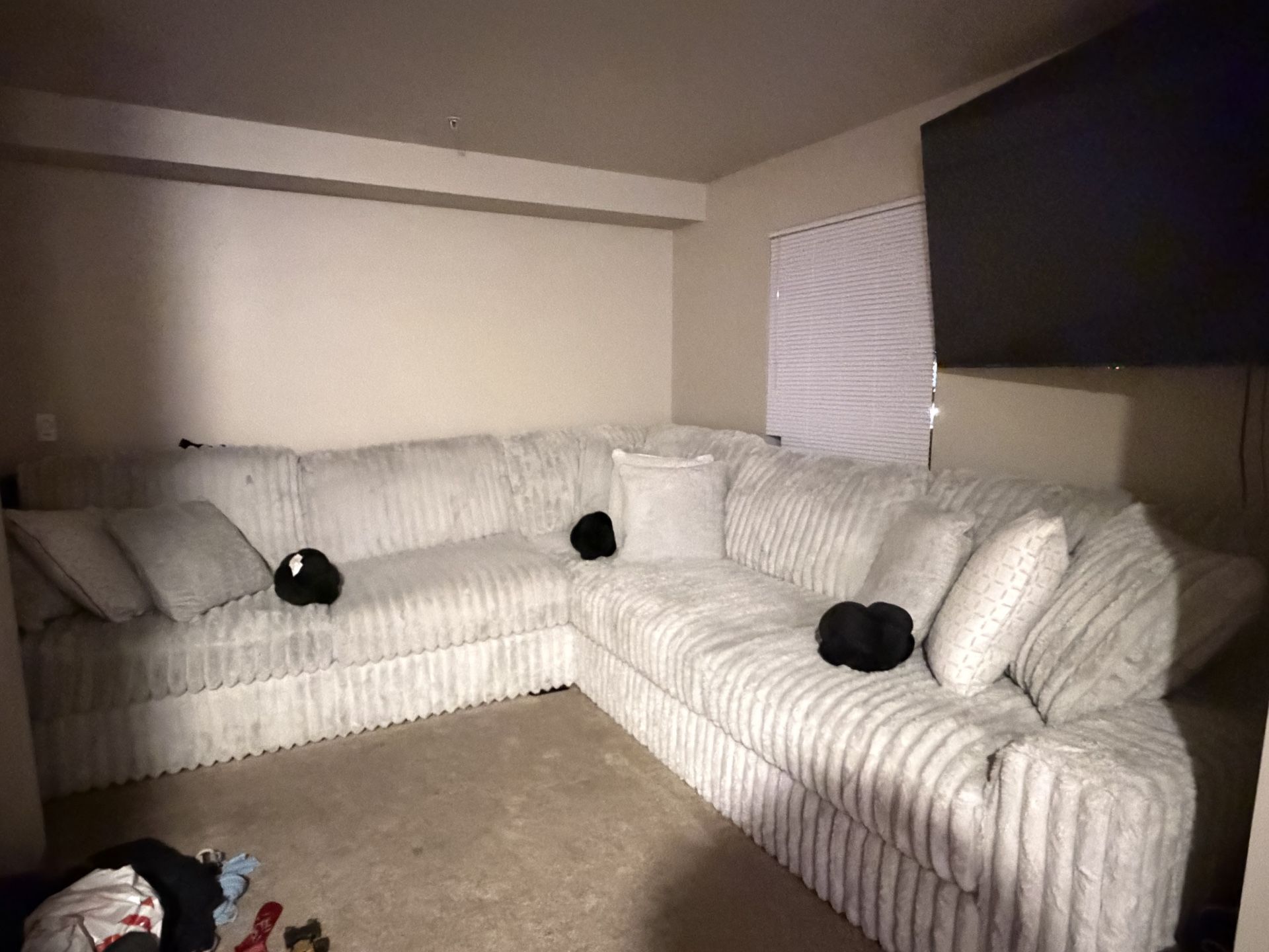 Stupendous 3-Piece Sectional Color: Alloy