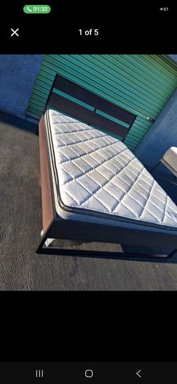 Queen size bed