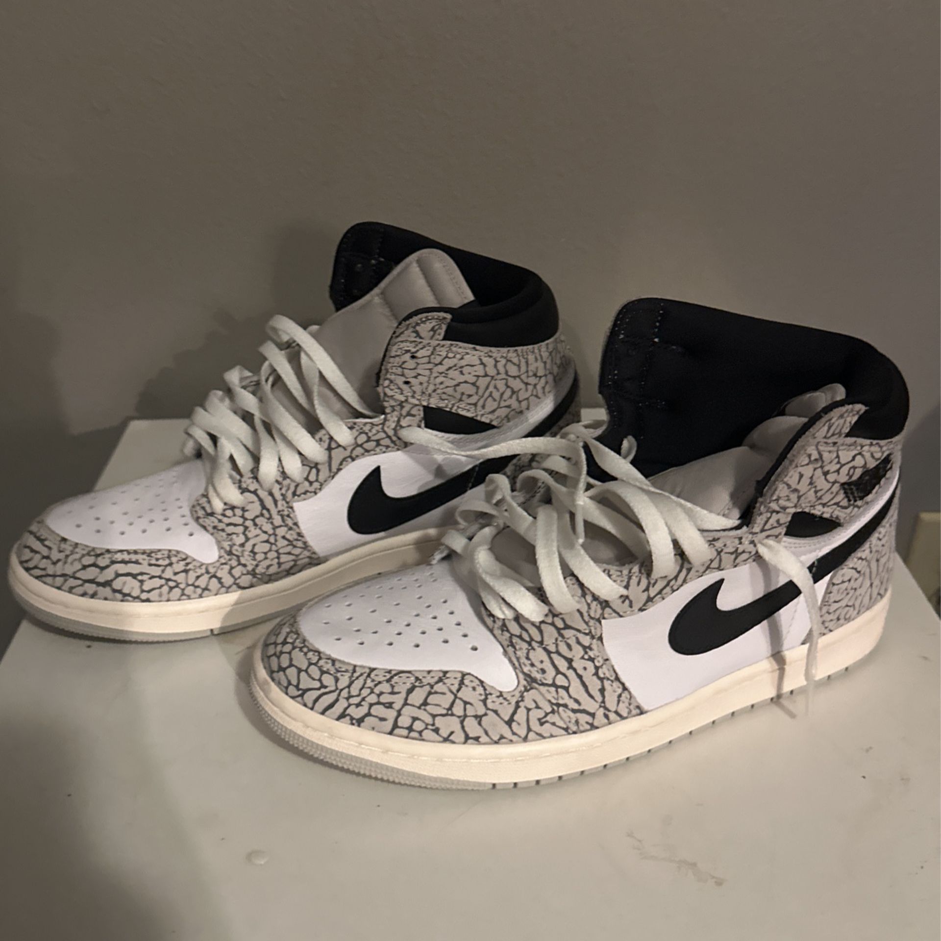 Air Jordan 1 Retro High OG ‘White Cement’