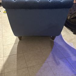 Blue Chaise Chair 4’ X 6’