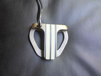 Women's Odyssey Marxman Devine putter