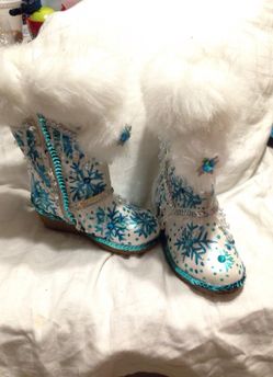 Baby size 7 girls boots