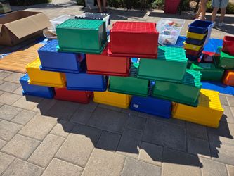 Lakeshore Learning Storage bins 14 bins