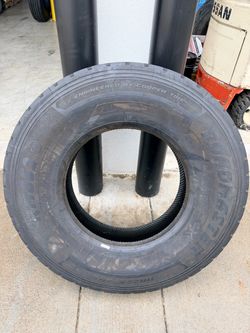 11R22.5 tire (Road master)