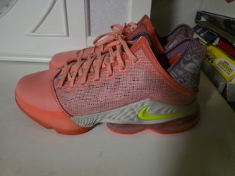 Men's shoes size 12