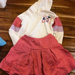 Girl’s Minnie Mouse cheerleading skirt sweatshirt outfit. Size 8