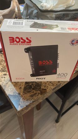 Boss Amplifier 400 Watts NEW!!!!