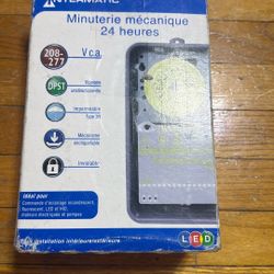 NEW Intermatic T104R 24-Hour Mechanical Time Switch Indoor/Outdoor Type 3R Metal