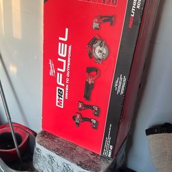 Milwaukee 5 Tool Combo Kit