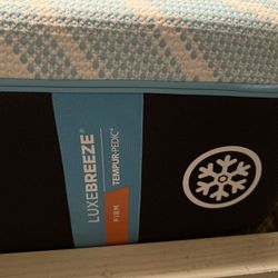 Queen Tempurpedic LuxeBreeze Firm Mattress 