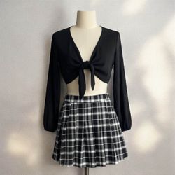 Gorgeous crop top & Hollister plaid skirt size small