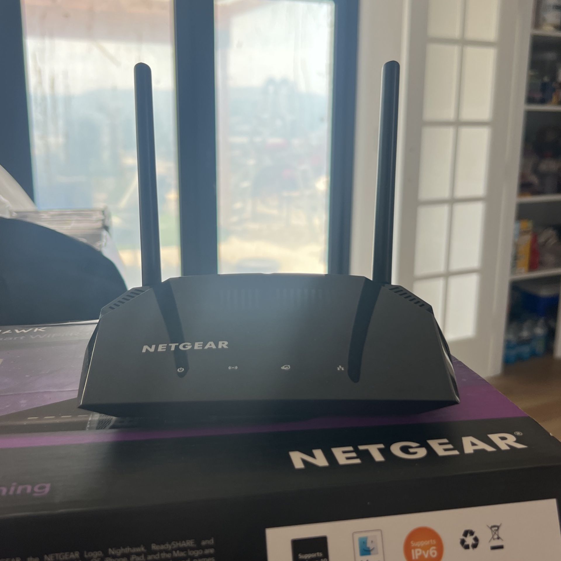 NETGEAR AC2100 WiFi Router 