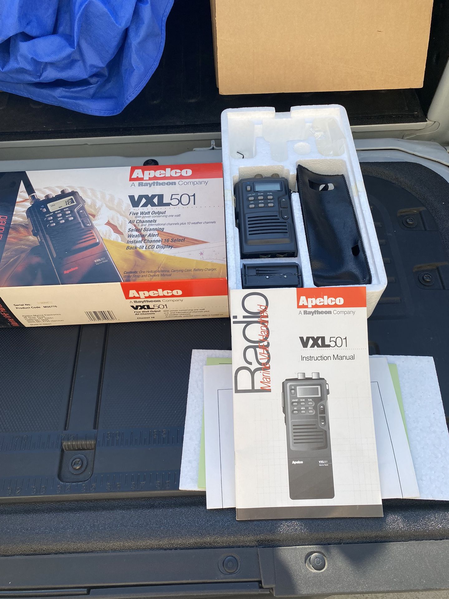 Apelco Hand Held Marine Radio VXL501