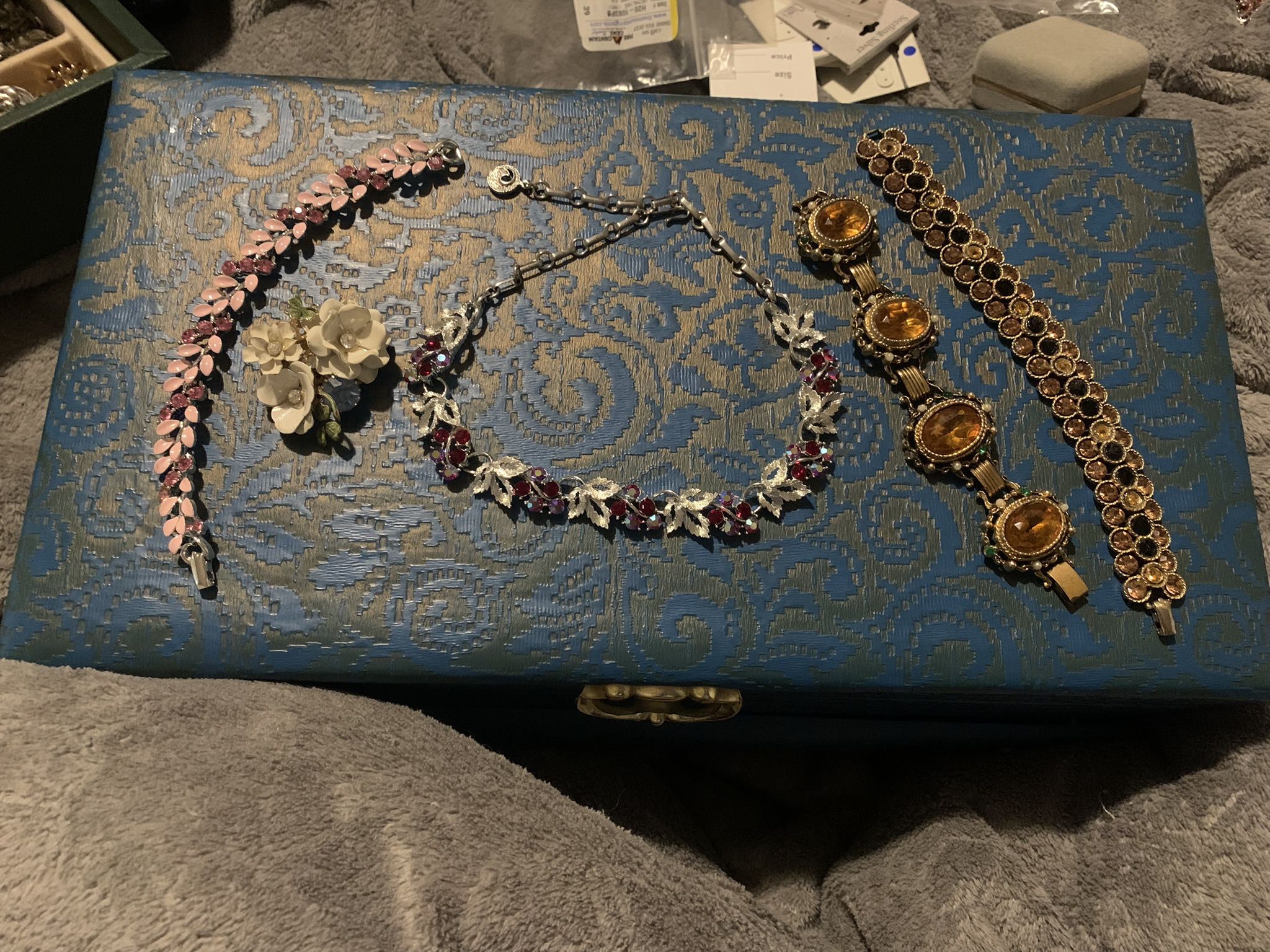 Vintage Lisner Jewelry Bundle