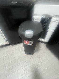 30 gallon trash can