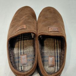 Dearfoams Men’s Suede Slippers – Brown, Medium Width, Size US 10