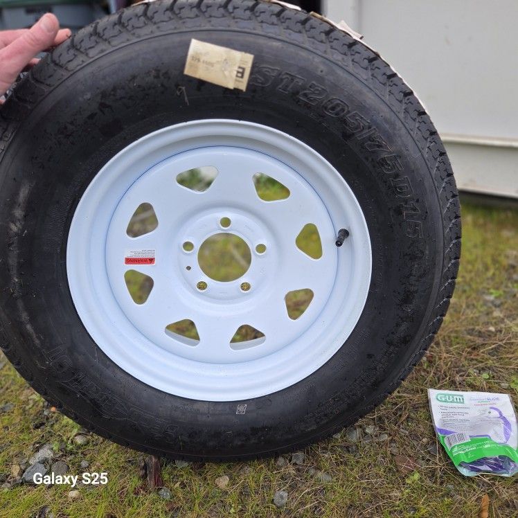 Eco Trail ST 205/75D15 Rim & Tire