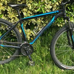 Specialized HotRock Excellent Condition 