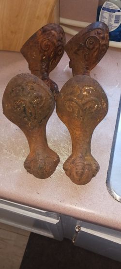 Iron Claw Foot Tub Feet