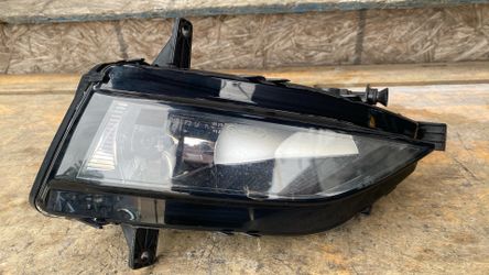 Volkswagen Jets Golf Left  Driver Side Fog Light