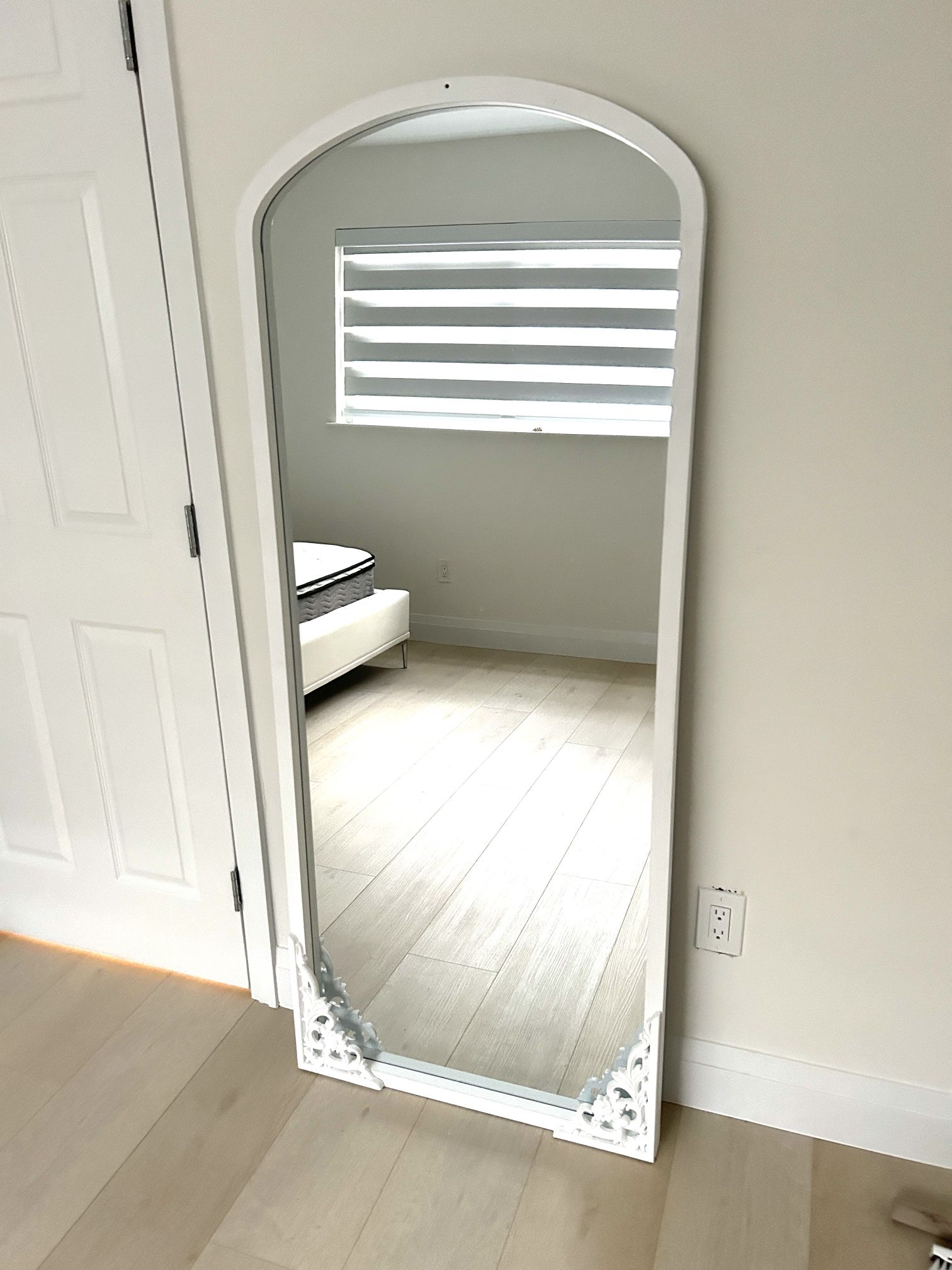 BRAND-NEW Floor Length Mirror