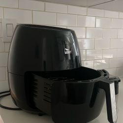 URGENT MOVING SALE – Air Fryer (Great Condition!)
