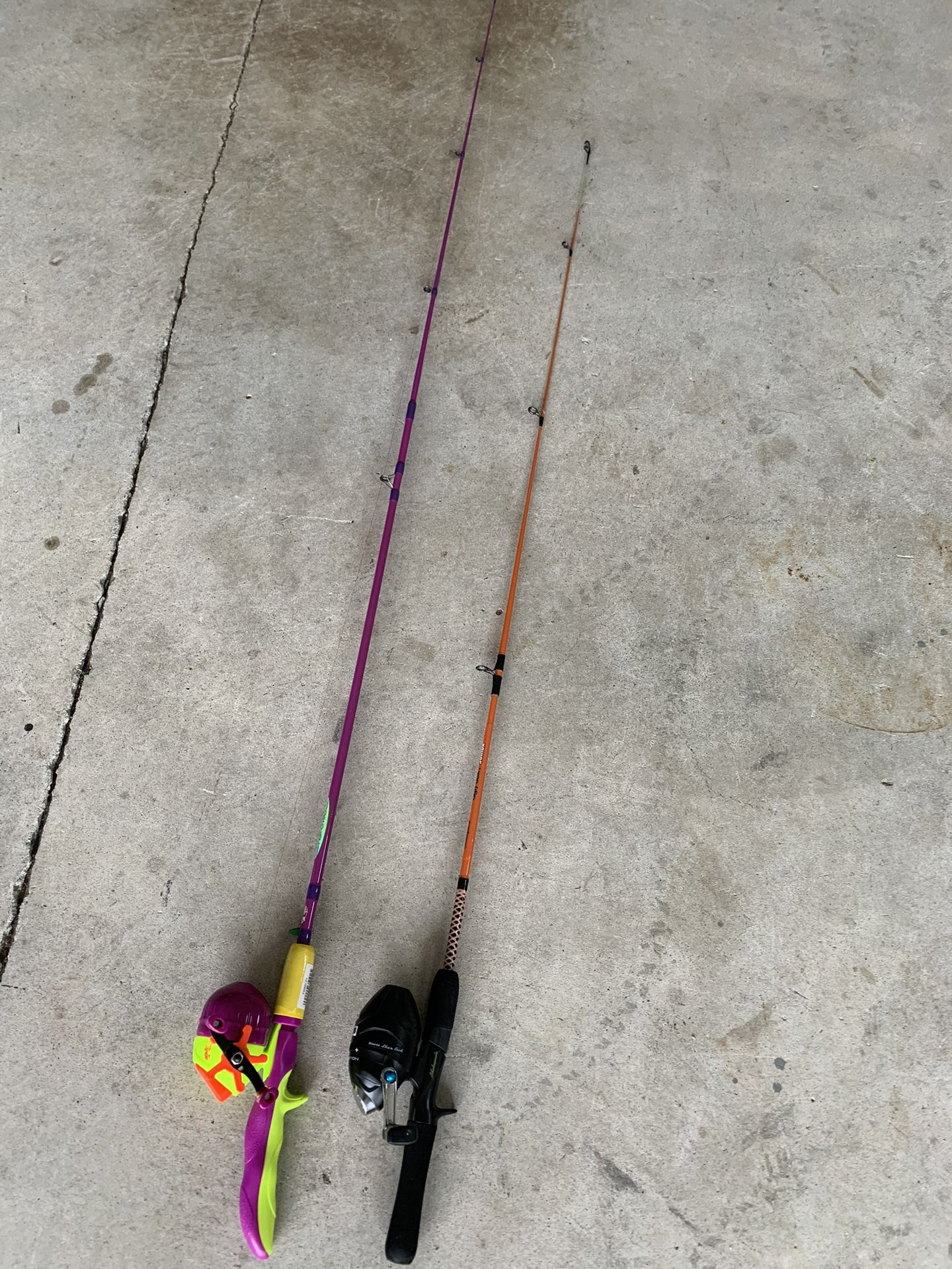 Two Kids Fishing 🎣 Poles/ Rods And Reel