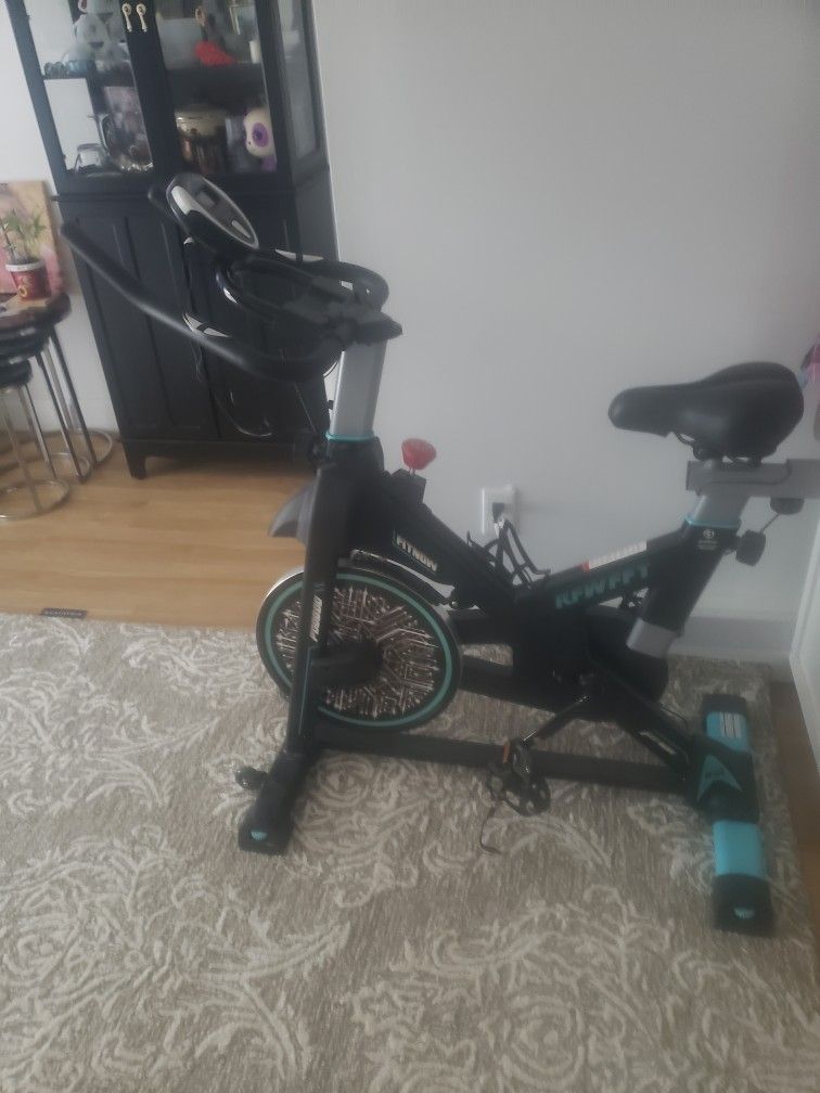 Poboo Clever Fitness Spin Bike